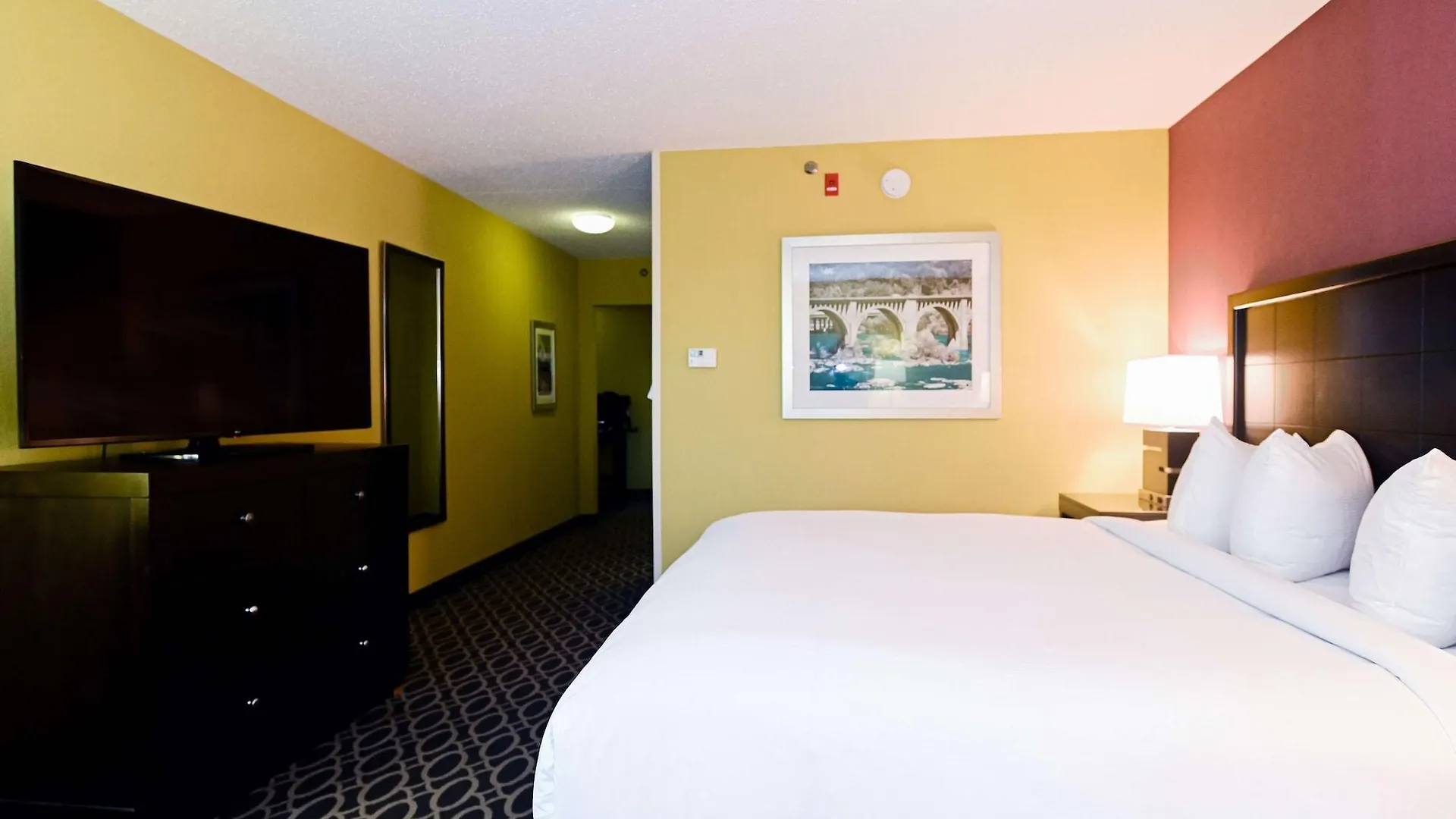 Отель Doubletree By Hilton Richmond - Мидлотиан